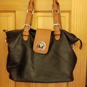 Black leather Bag with natural leather adjustable shoulder straps